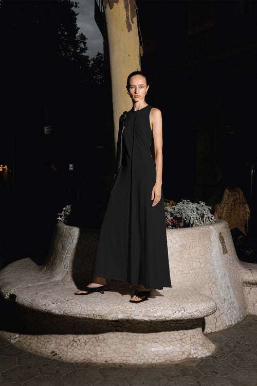 CUT OVAL DRESS